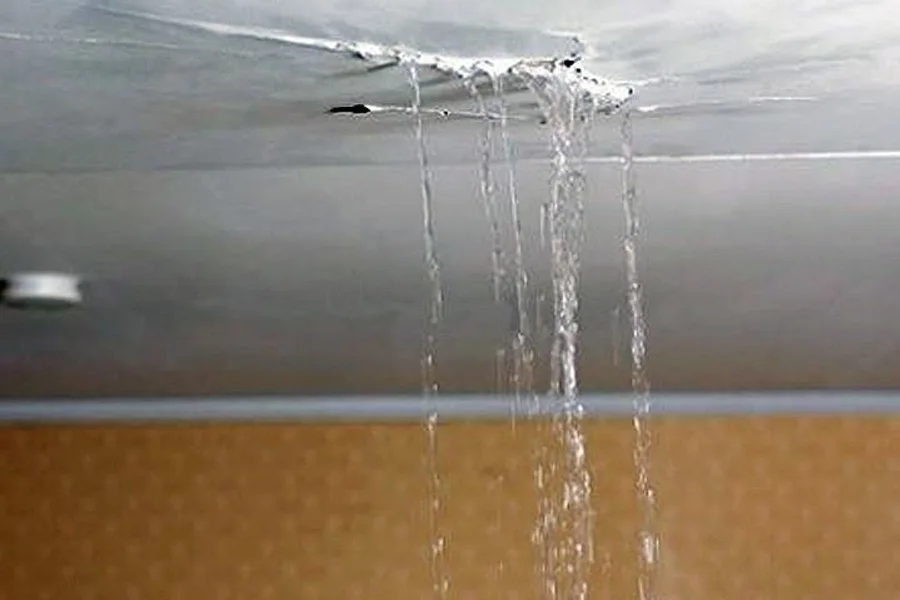 Emergency ceiling water damage assessment and roof leak repair in Pasadena CA