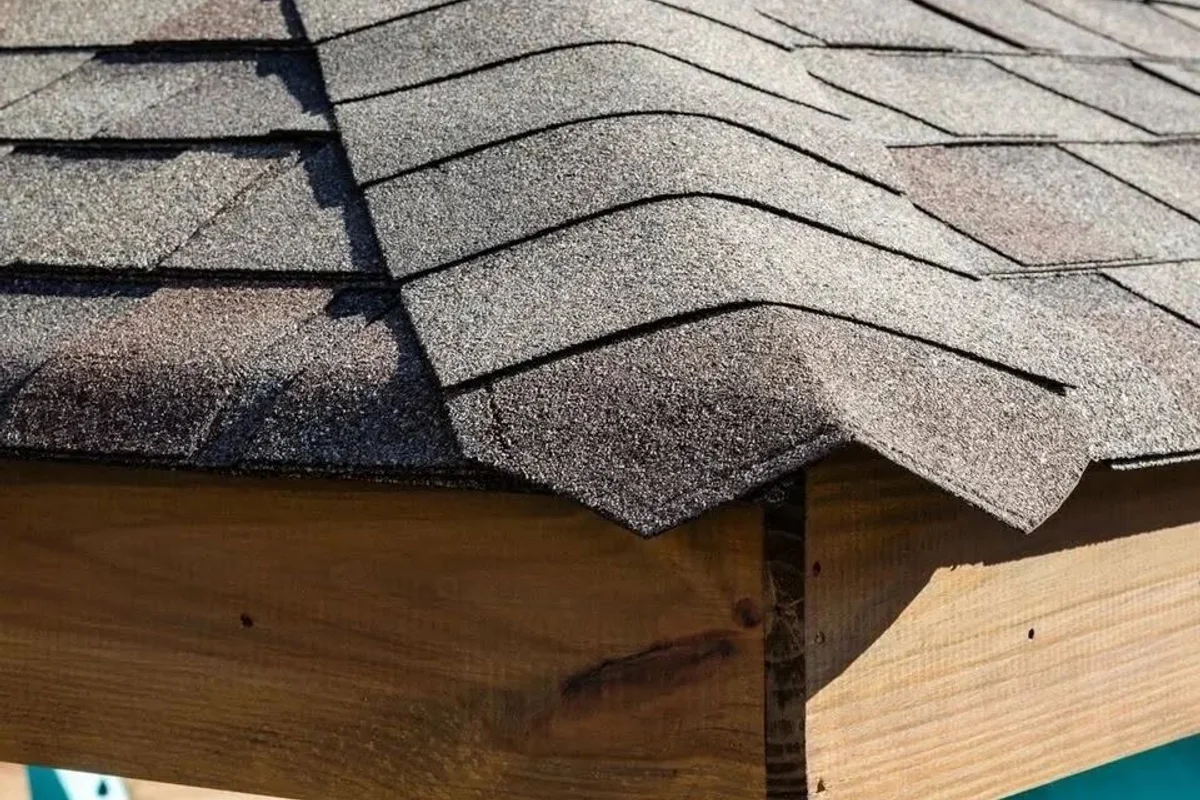 Architectural shingle hip and ridge cap replacement in Pasadena